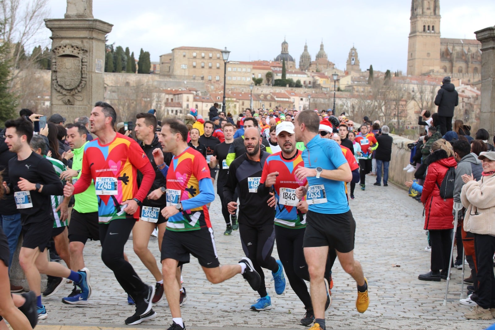 San Silvestre Salmantina: paso por el Puente Romano y calle Compañía