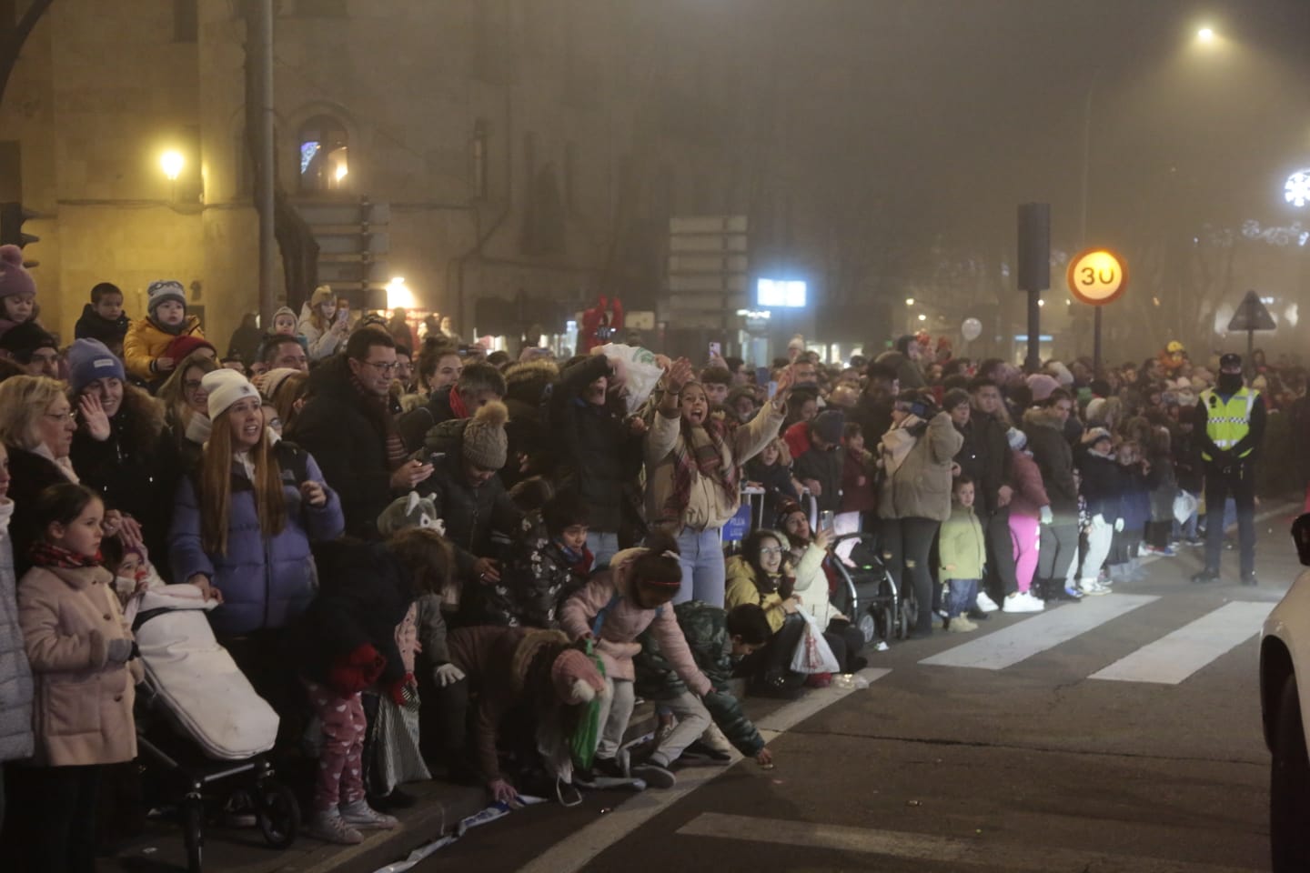 Fotos: Los Reyes Magos recorren las calles del centro de Salamanca