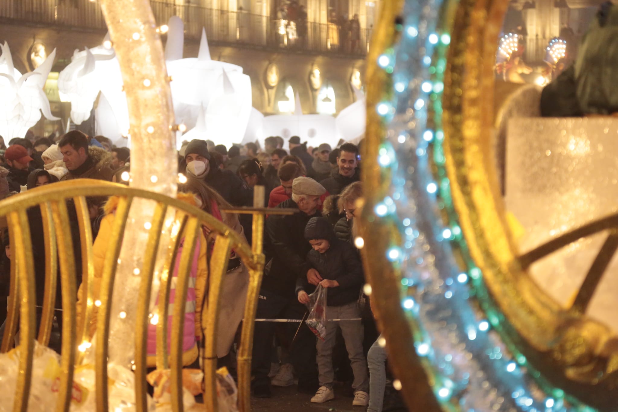 Fotos: La Plaza Mayor de Salamanca acoge a los Reyes Magos