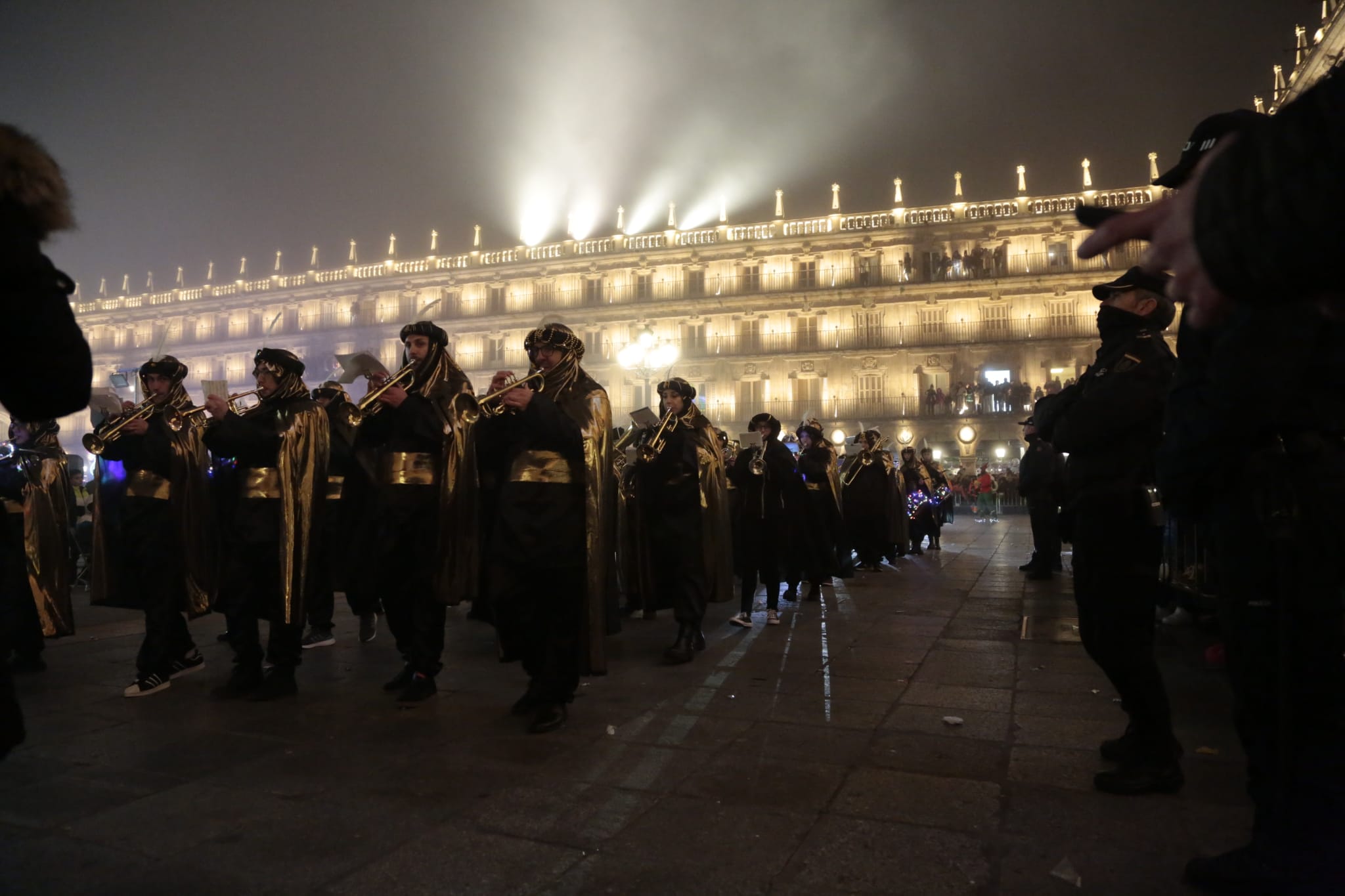 Fotos: La Plaza Mayor de Salamanca acoge a los Reyes Magos