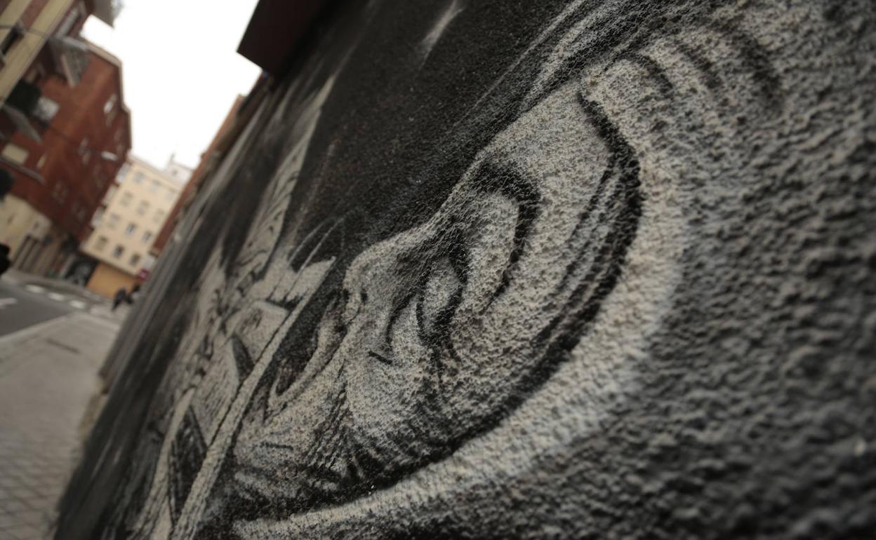 Una de las obras artísticas que lucen por el barrio del Oeste con su arte callejero. 