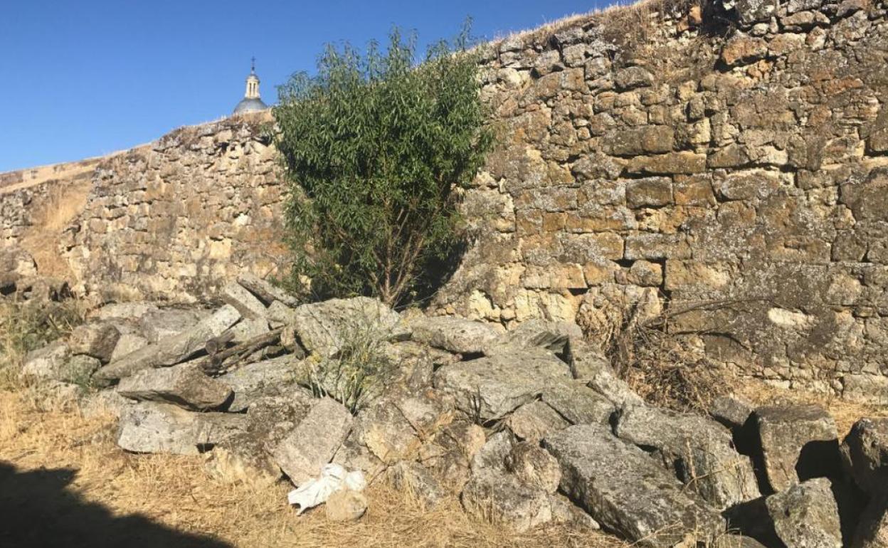 Parte de la muralla de Ciudad Rodrigo derrumbada. 