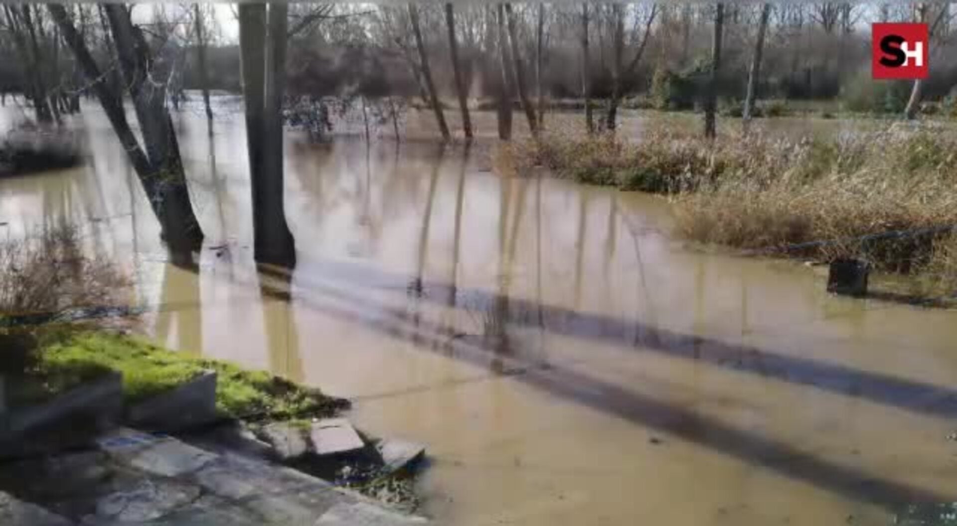 Crecida del río Tormes a su paso por la ciudad de Salamanca