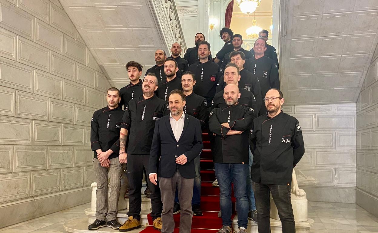 Fernando Castaño, con los conicreos participantes en Madrid Fusión