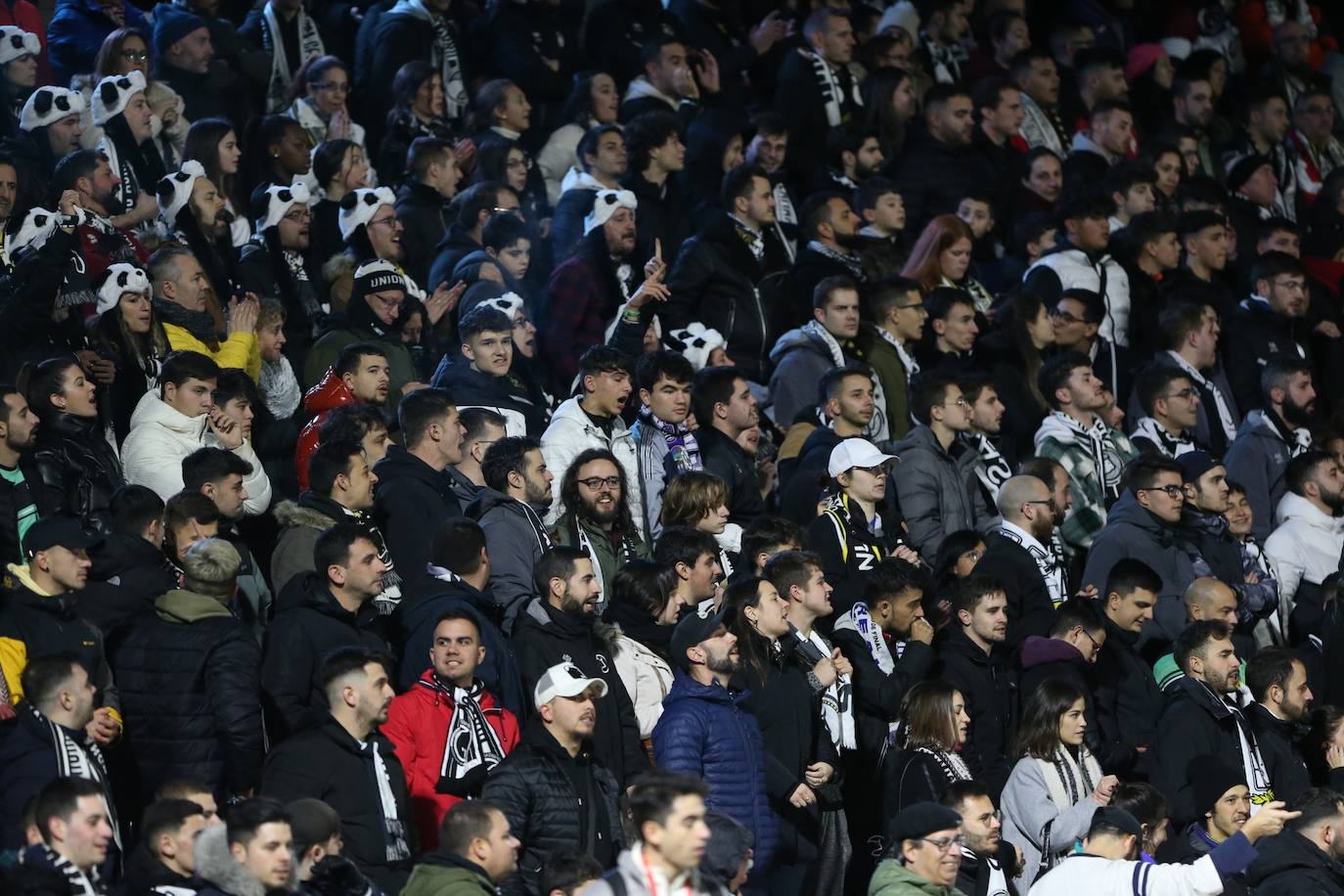 Fotos: Victoria de Unionistas ante el Pontevedra CF