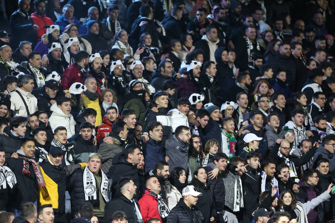 Fotos: Victoria de Unionistas ante el Pontevedra CF