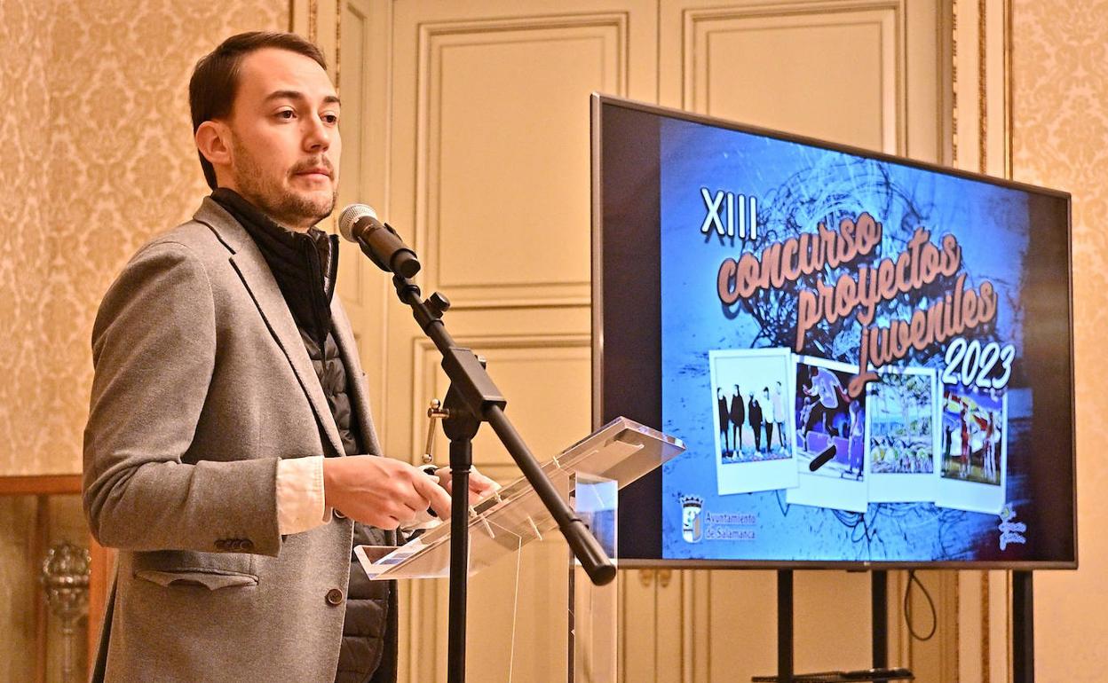 Ángel Fernández Silva, durante la presentación del XIII Concurso Proyectos Juveniles. 