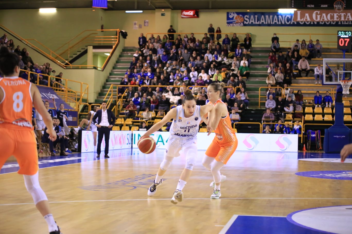 Fotos: Primer partido de Vázquez con el CB Avenida