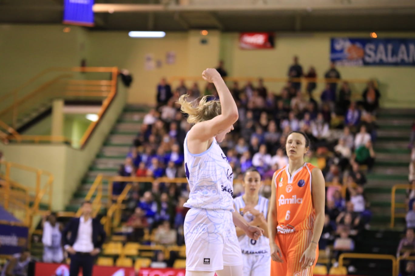 Fotos: Primer partido de Vázquez con el CB Avenida