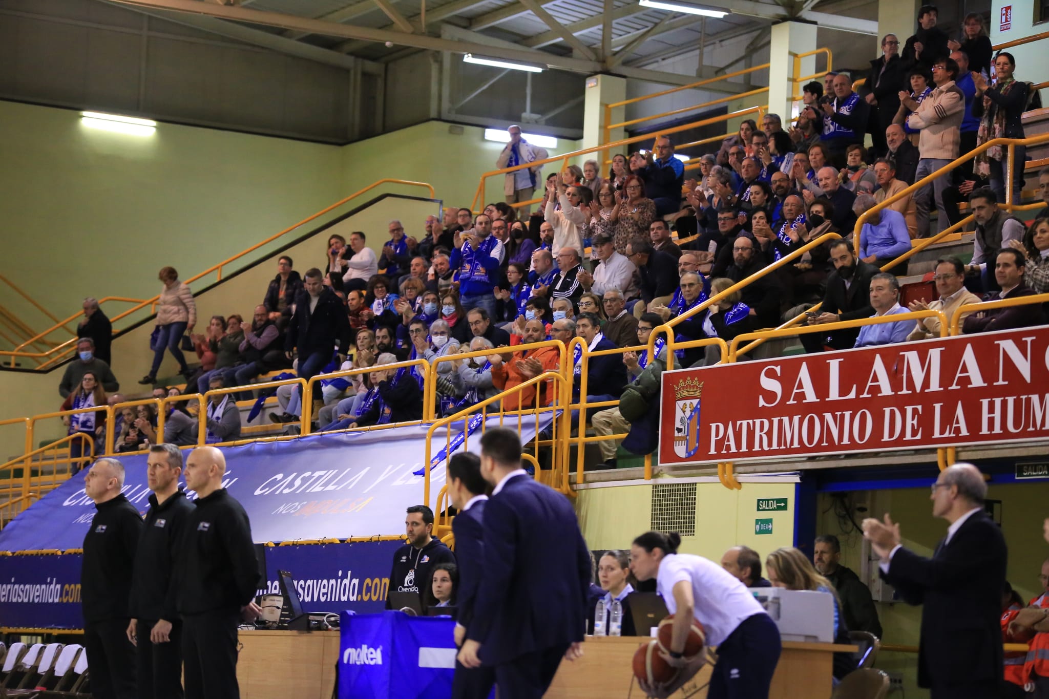 Fotos: Primer partido de Vázquez con el CB Avenida