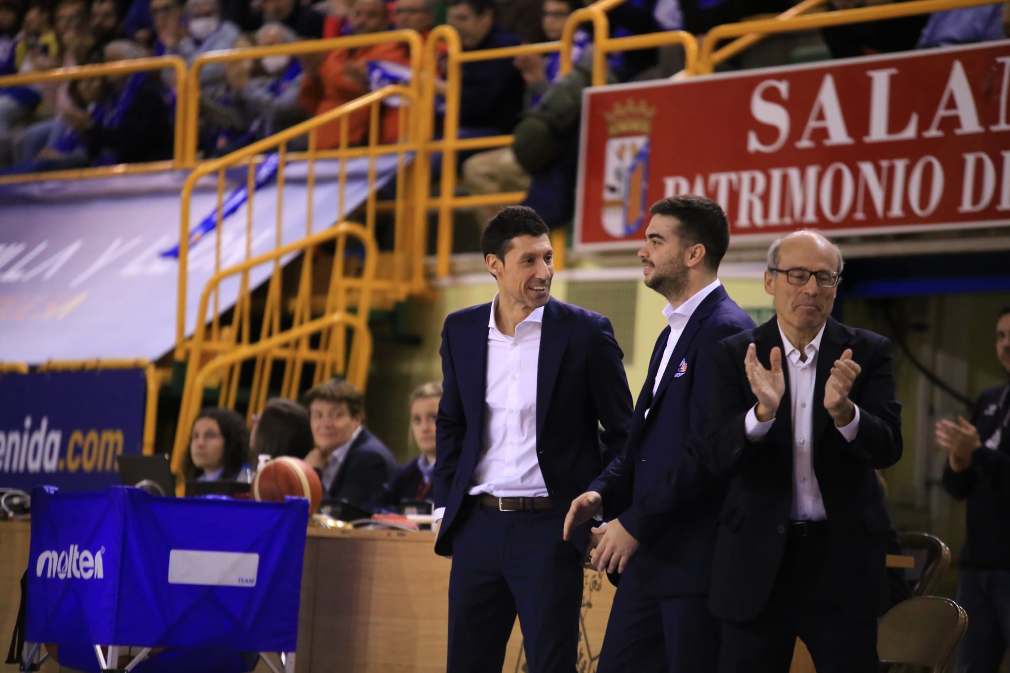 Fotos: Primer partido de Vázquez con el CB Avenida