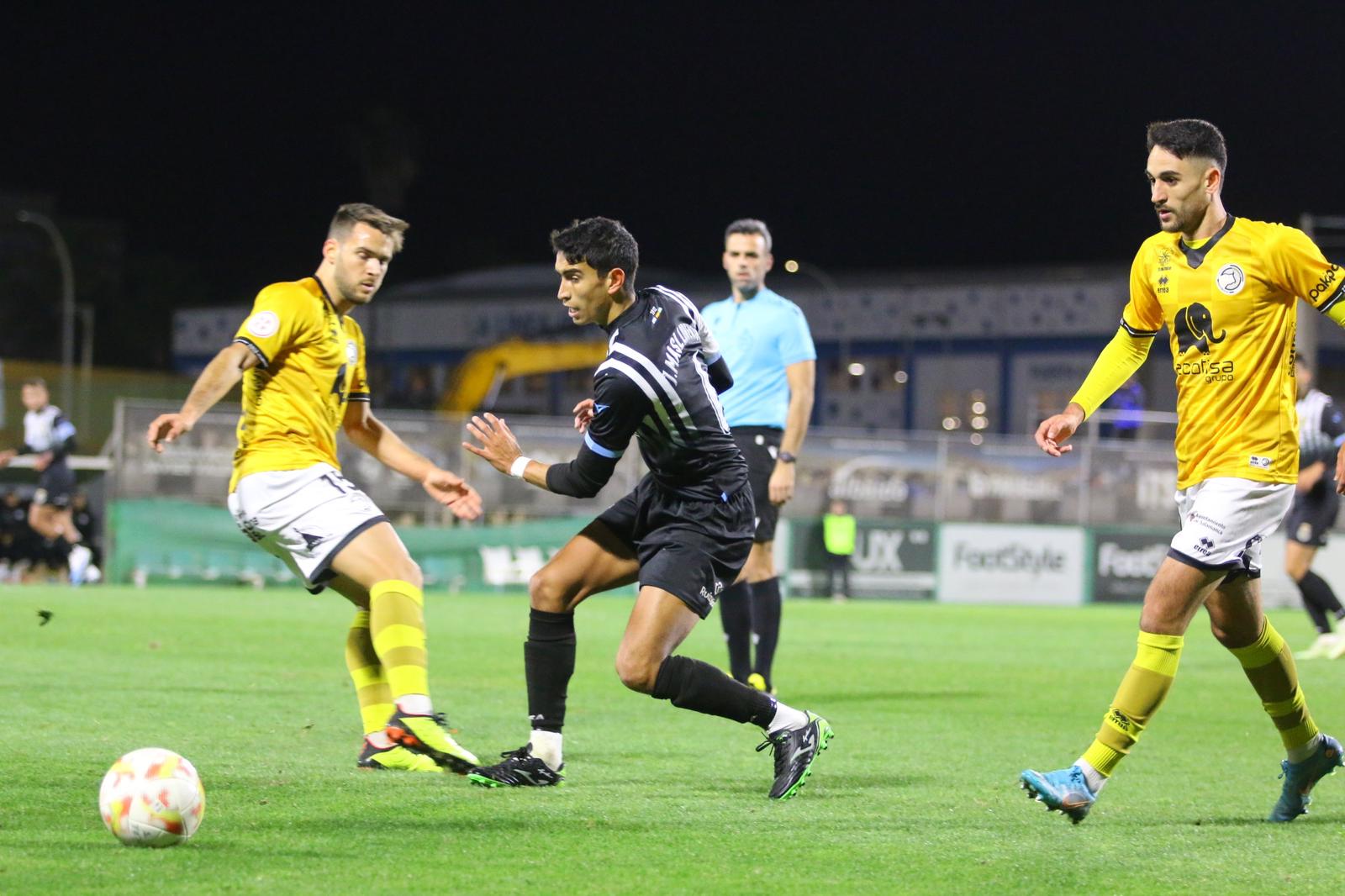 Fotos: Importante triunfo de Unionistas CF ante la RB Linense para alejarse del descenso