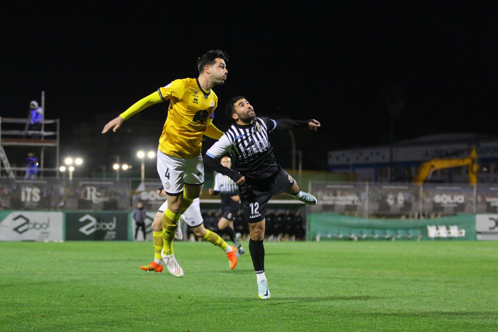 Fotos: Importante triunfo de Unionistas CF ante la RB Linense para alejarse del descenso