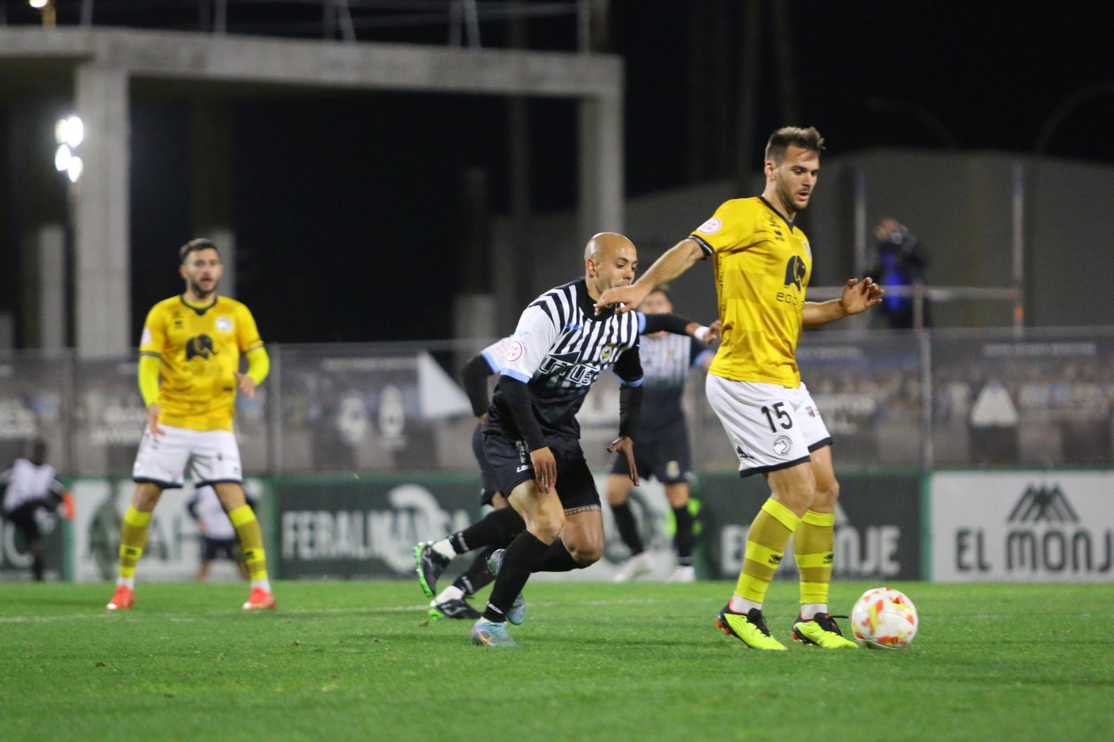 Fotos: Importante triunfo de Unionistas CF ante la RB Linense para alejarse del descenso