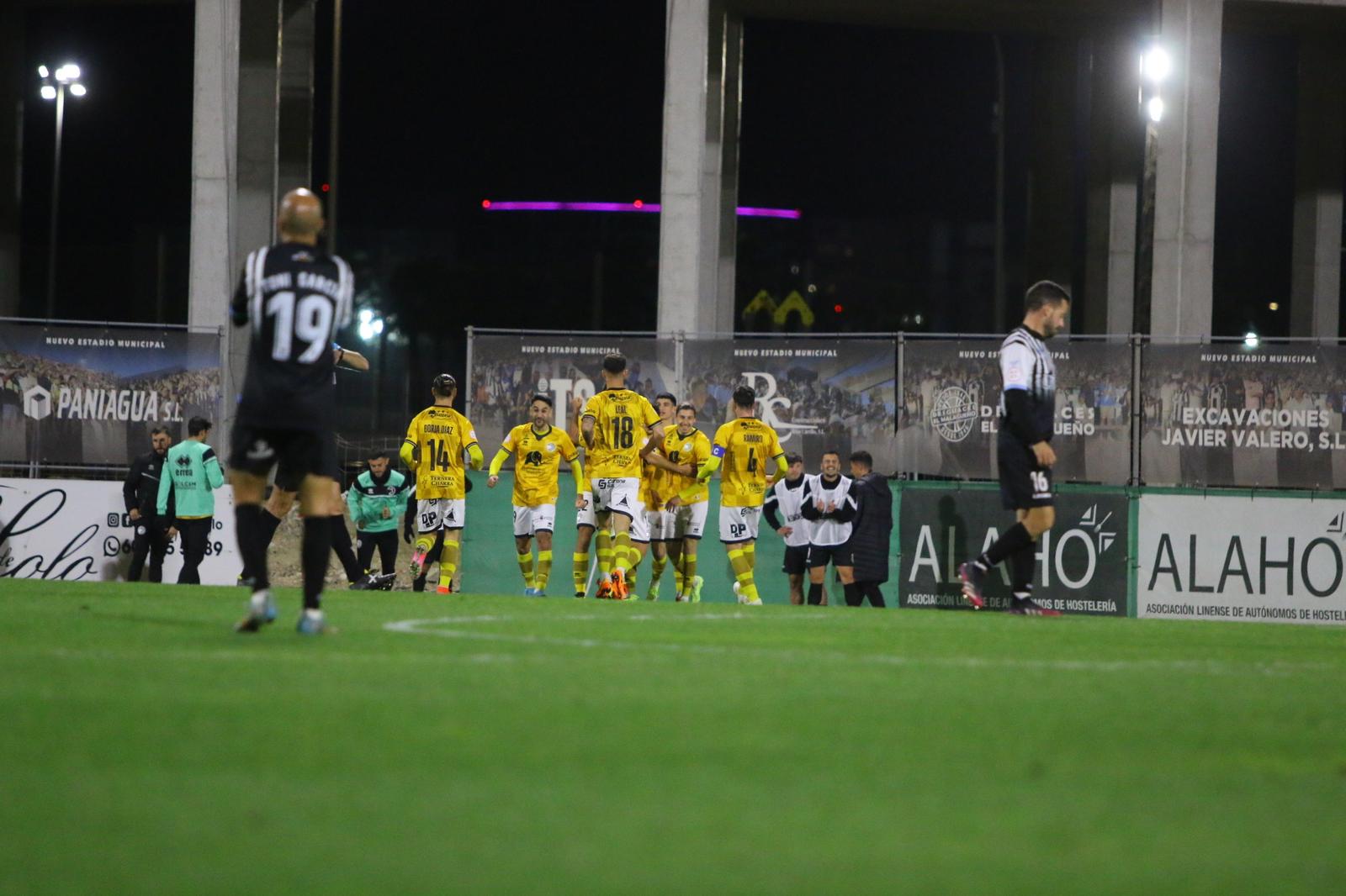 Fotos: Importante triunfo de Unionistas CF ante la RB Linense para alejarse del descenso