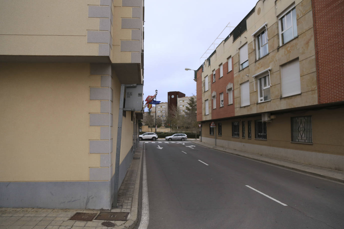 Fotos: Y seguimos en las mismas... El Zurguén y el Teso, su edificio inacabado, y mucho más