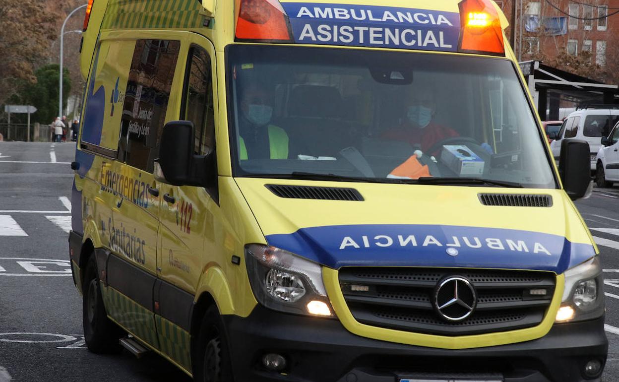 Imagen de archivo de una ambulancia de Sacyl.