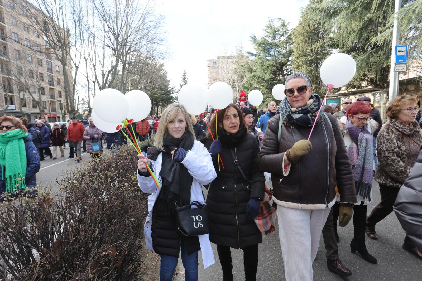 Fotos: MIles de personas participan en la Marea Blanca de Salamanca