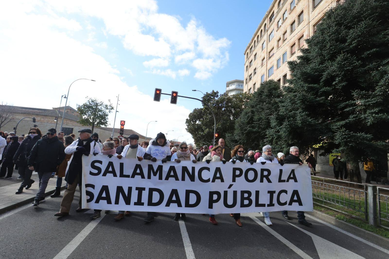 Fotos: MIles de personas participan en la Marea Blanca de Salamanca