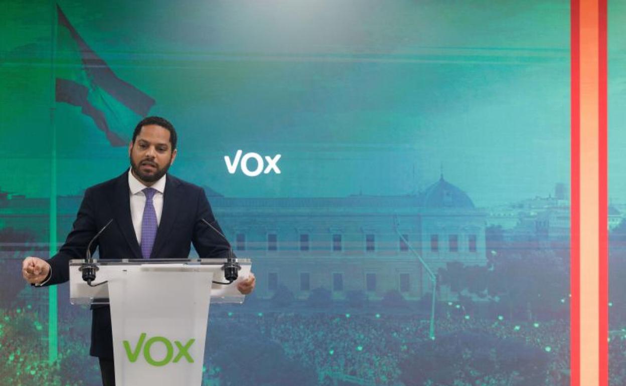 El secretario genera de Vox, Ignacio Garriga, en la sede del partido 