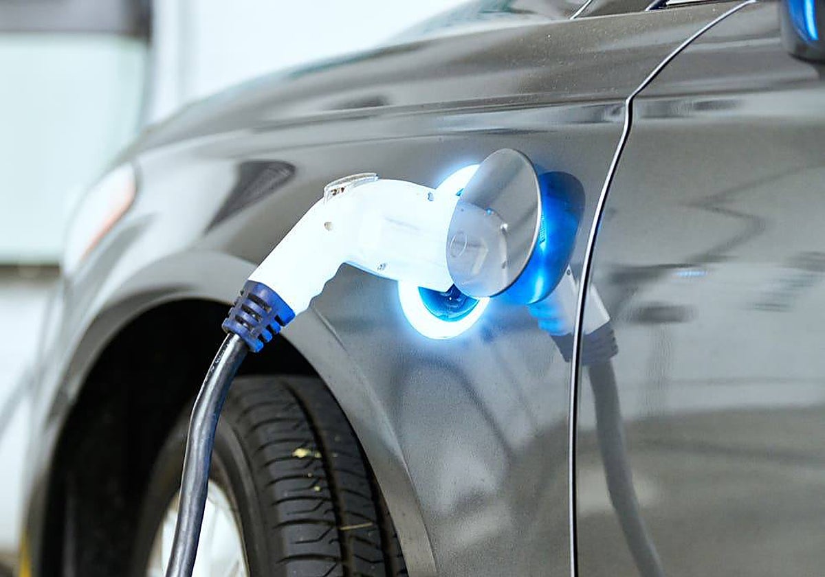 Carga de un coche eléctrico 