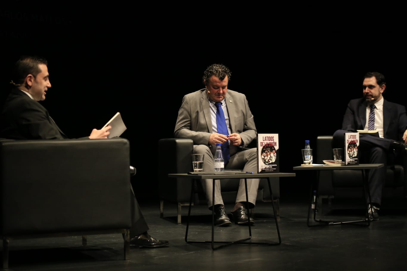 Fotos: Históricos de la UDS asisten a la presentación del libro que homenajea al club