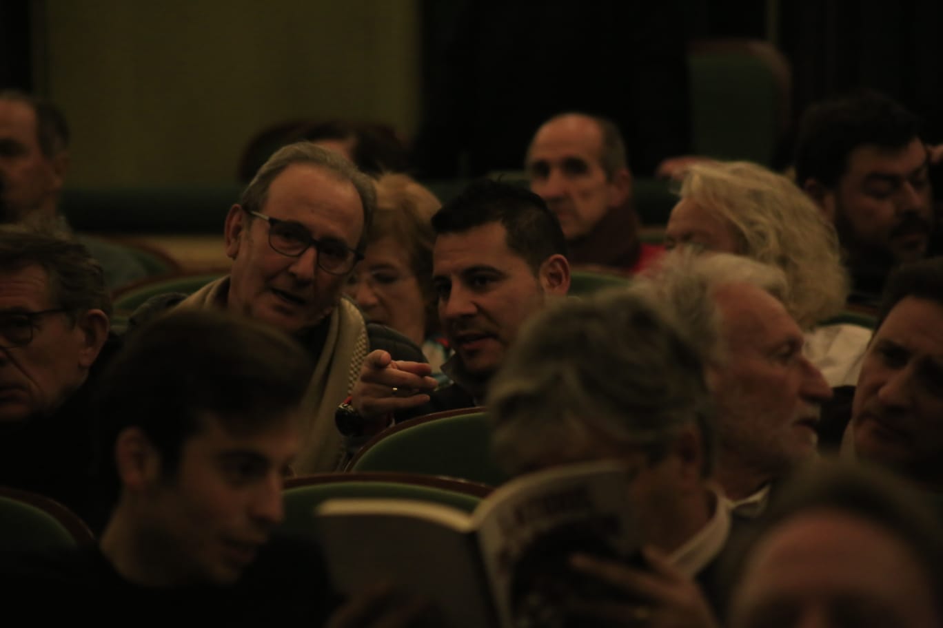 Fotos: Históricos de la UDS asisten a la presentación del libro que homenajea al club