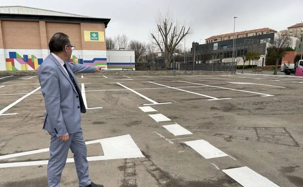 Más de cien plazas de aparcamiento gratuito en superficie en Pizarrales y Blanco