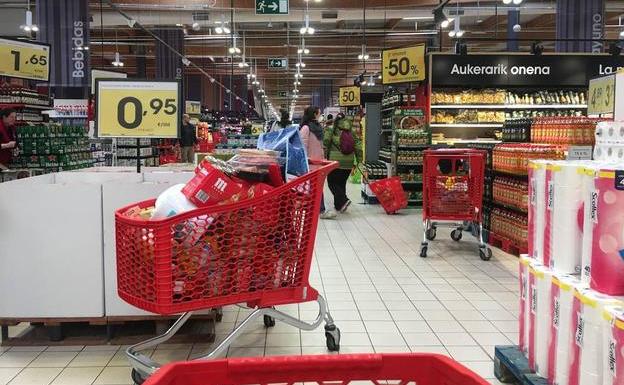 Dia y Carrefour, entre los 69 sancionados por el Gobierno por incumplir plazos de pago