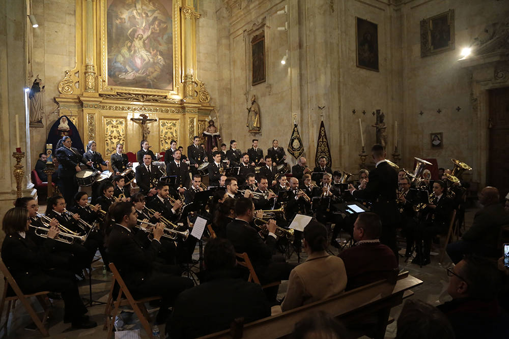 La Agrupación Musical La Expiración durante el acto conmemorativo. 
