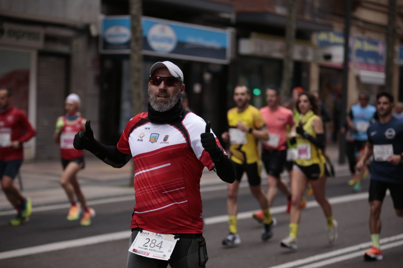 Fotos: Fiesta del atletismo popular salmantino con la Media Maratón