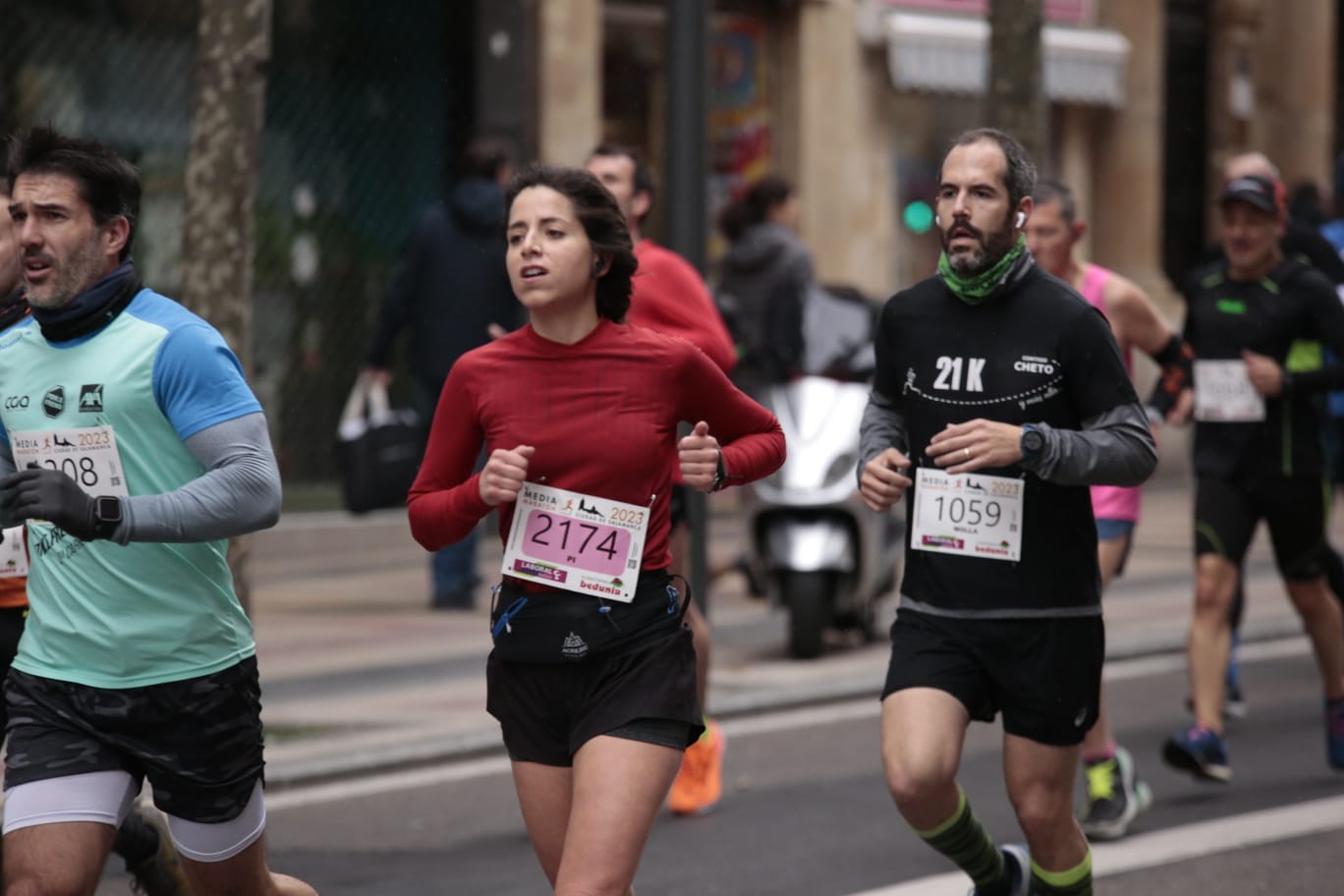 Fotos: Fiesta del atletismo popular salmantino con la Media Maratón