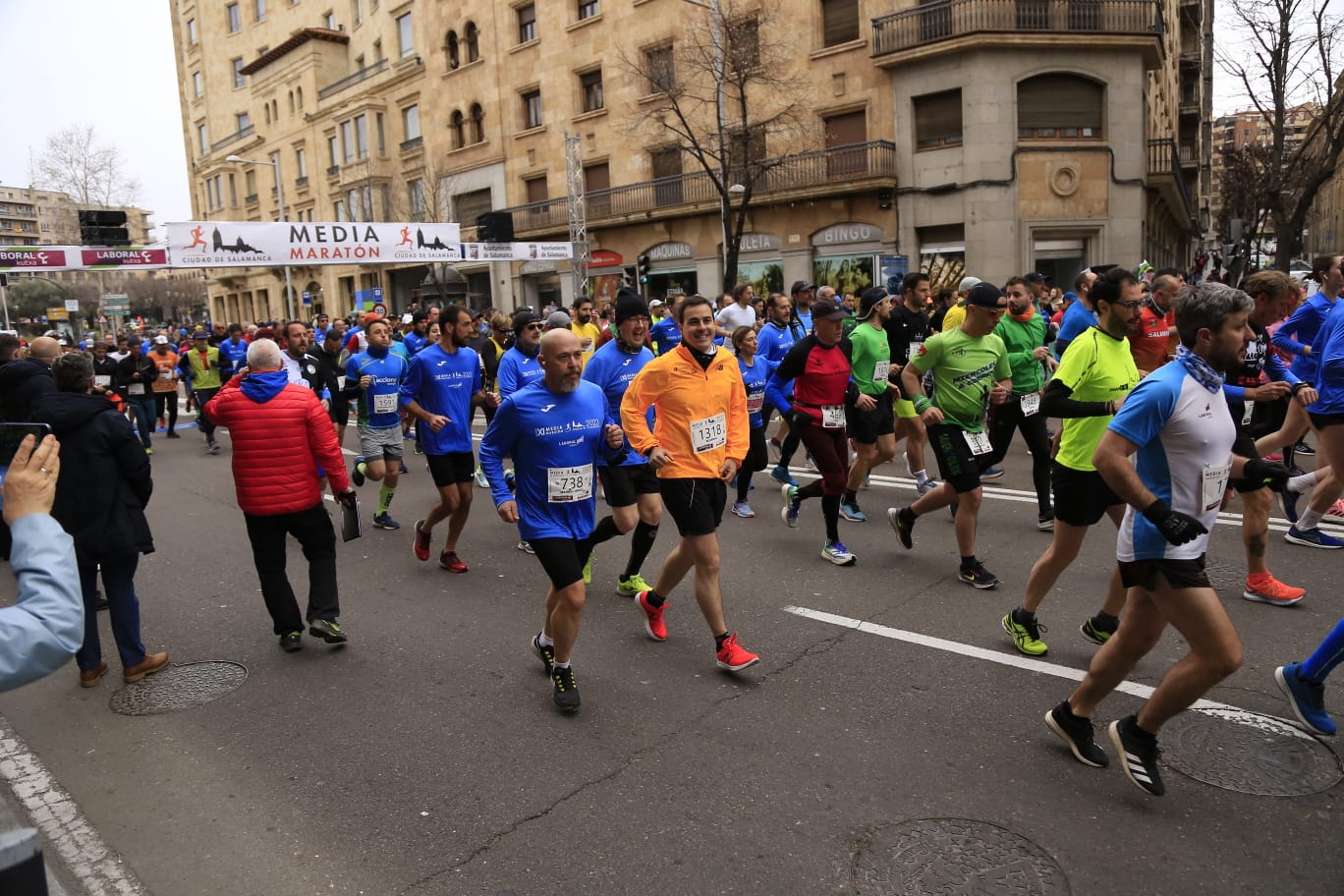 Fotos: Fiesta del atletismo popular salmantino con la Media Maratón