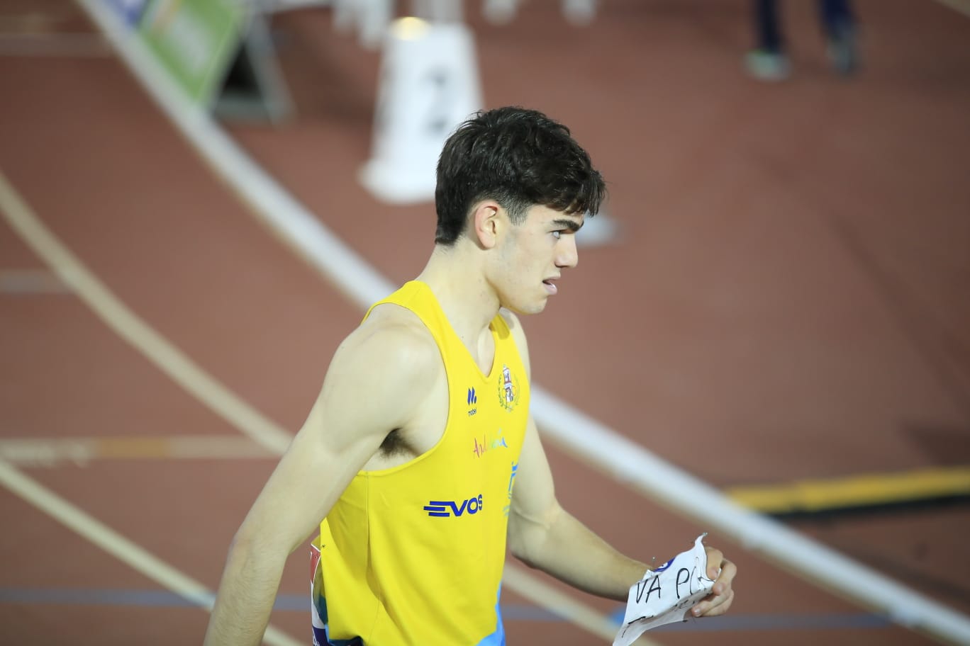 Rodrigo Fito, con el concejal de Deportes y su entrenador, Ramiro Morán. 