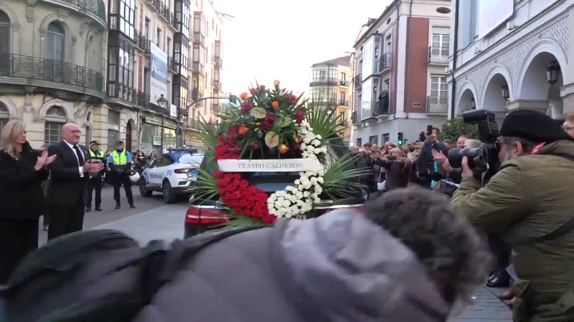 Miles de personas despiden a Concha Velasco en Valladolid