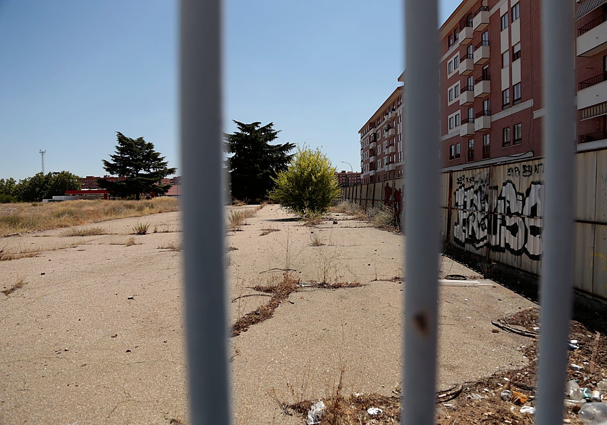 Imagen principal - Espacio para aparcar en Garrido, rehabilitar las viviendas más antiguas de Ciudad Jardín y una sede para usar sin un horario limitado son algunas de las reivindicaciones que estos barrios incluyen en su carta a los Reyes Magos.