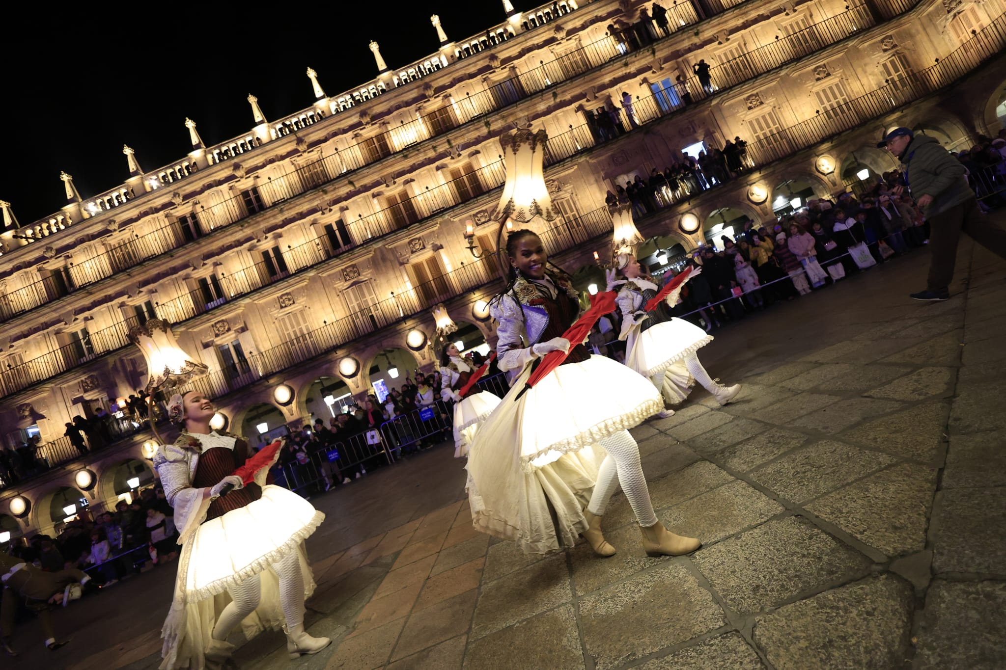 Los Reyes Magos reparten ilusión por Salamanca
