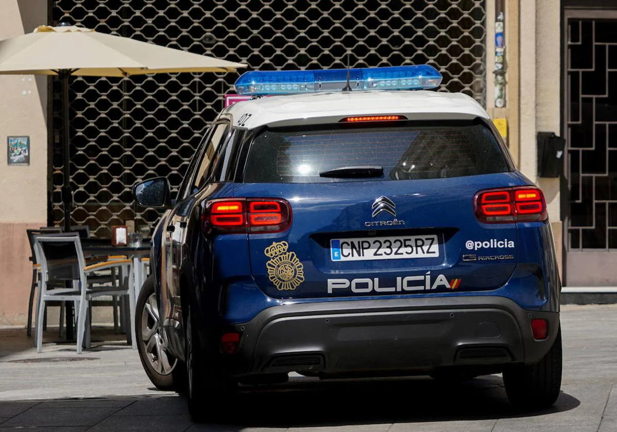 Un coche de la Policía Nacional en Salamanca.