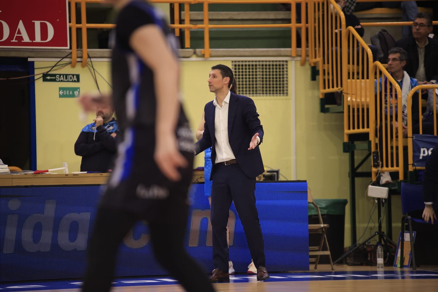 Amplia victoria y buen juego de Avenida ante el IDK