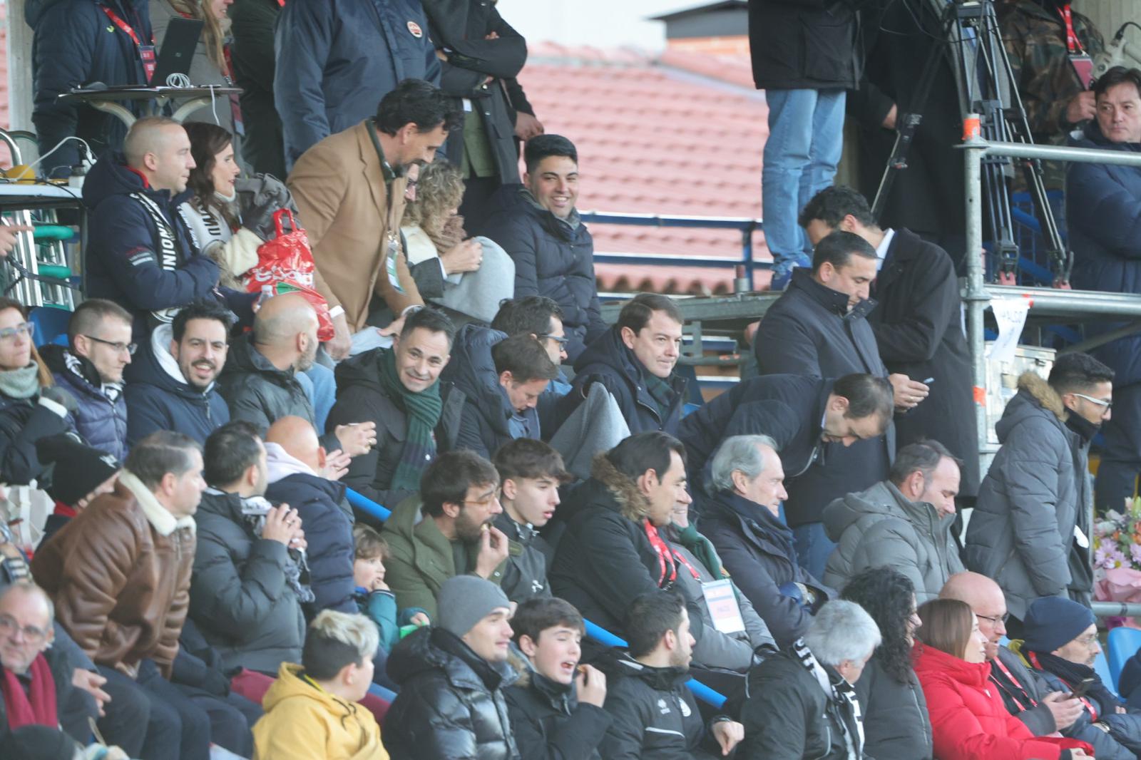Las imágenes del aplazado Unionistas-Villarreal de la Copa del Rey por un apagón
