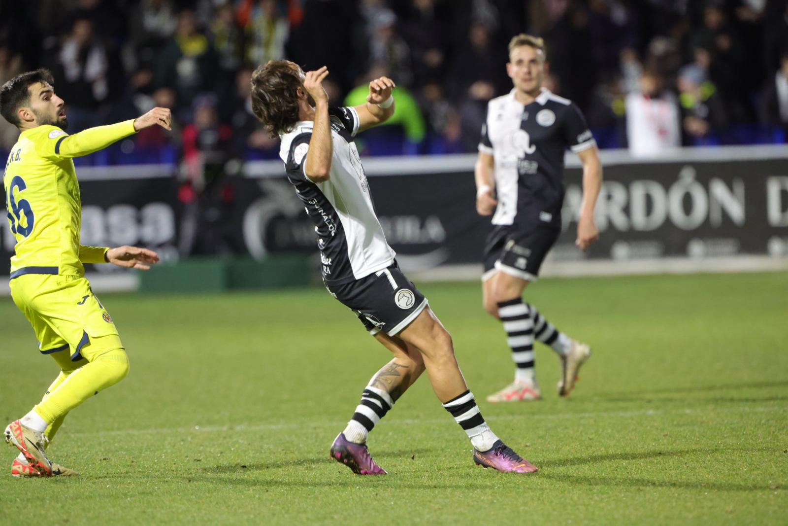 Las imágenes del aplazado Unionistas-Villarreal de la Copa del Rey por un apagón