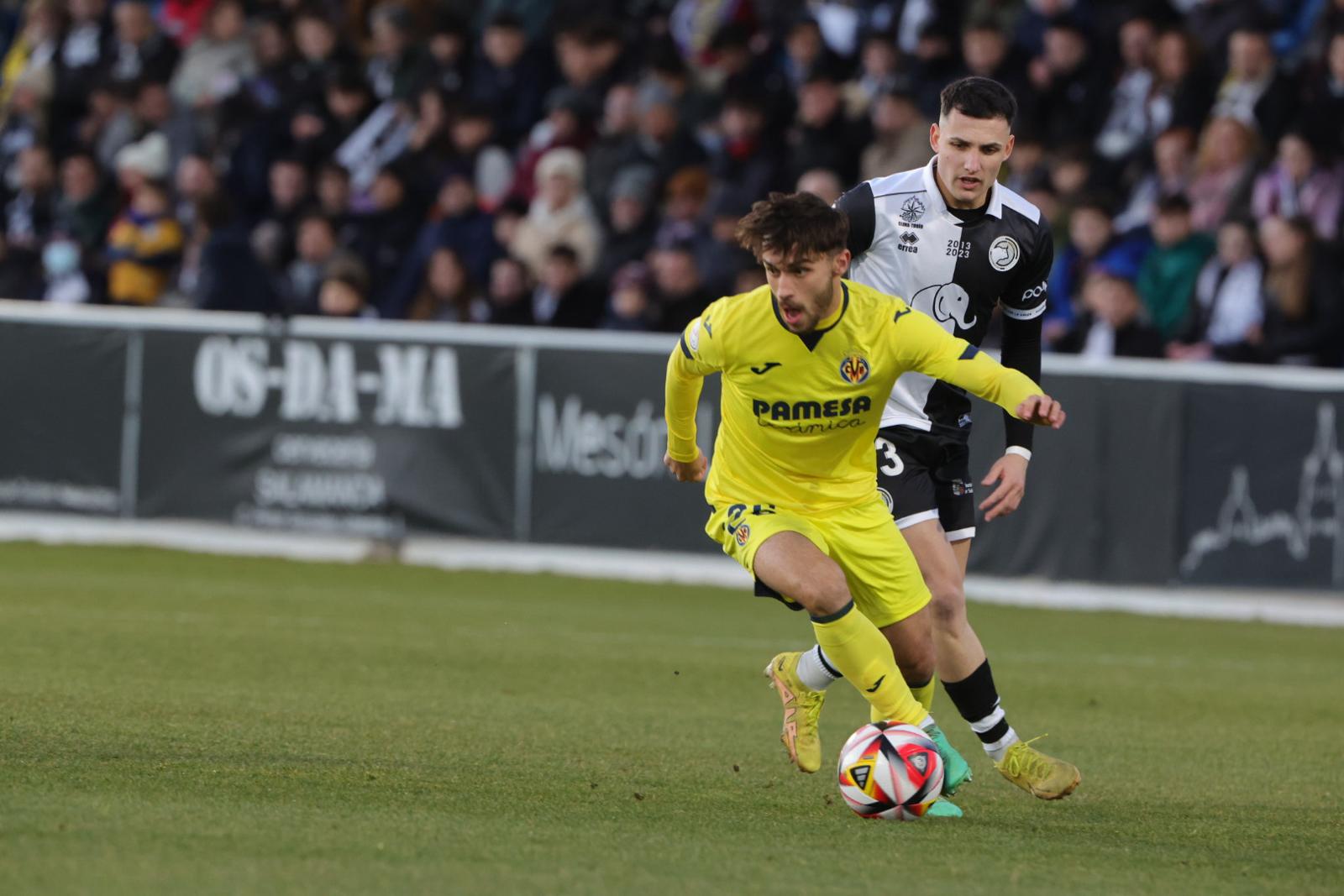 Las imágenes del aplazado Unionistas-Villarreal de la Copa del Rey por un apagón