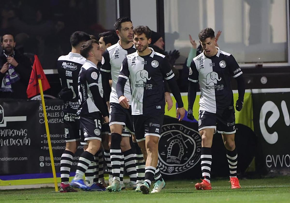 Las imágenes del aplazado Unionistas-Villarreal de la Copa del Rey por un apagón