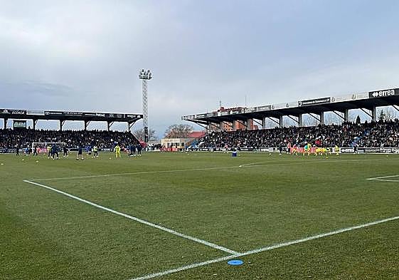 Aspecto de la grada del Reina Sofía media hora antes de empezar el partido.