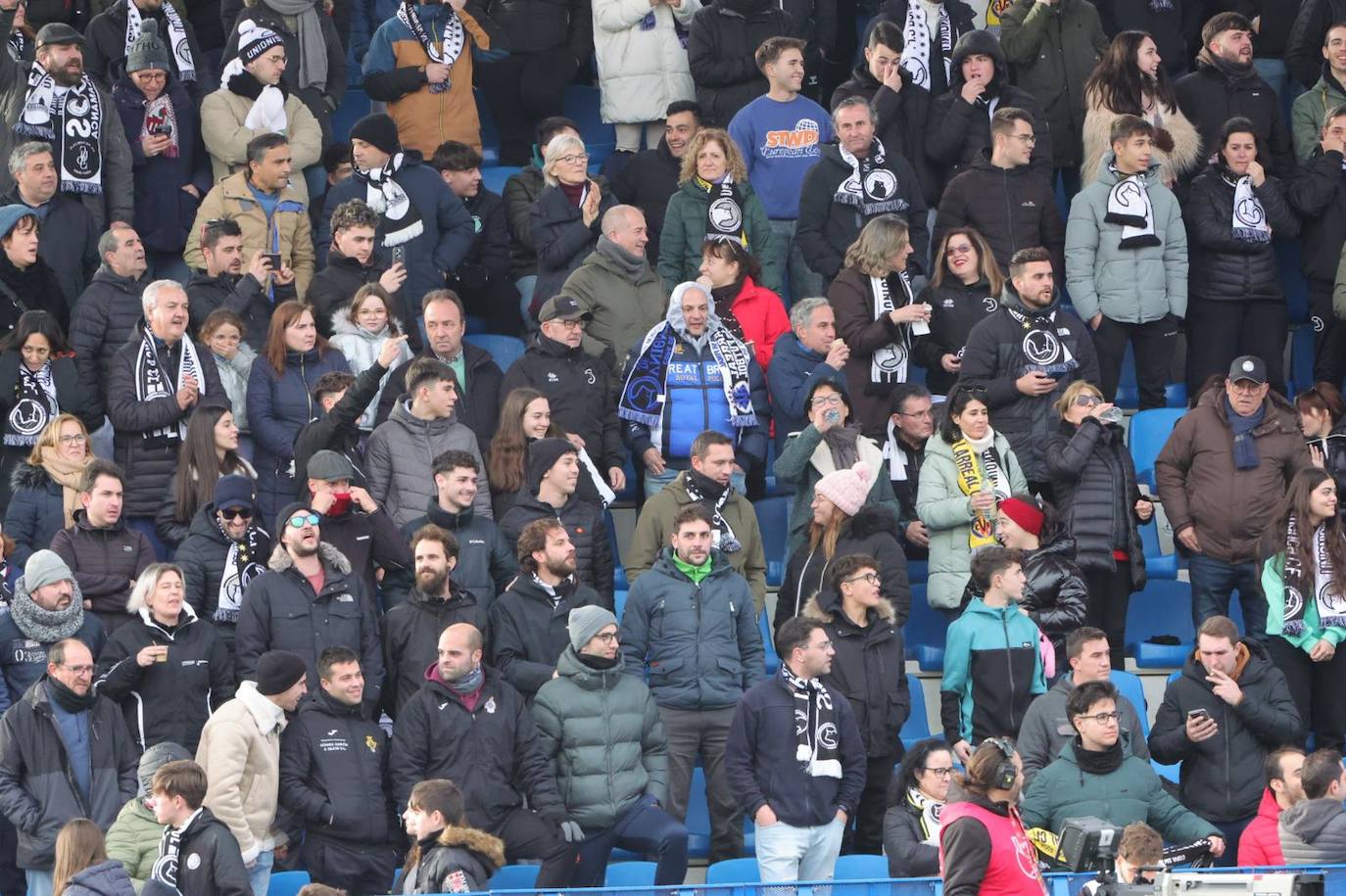 Carreras y una inmensa cola para el segundo capítulo del Unionistas-Villarreal