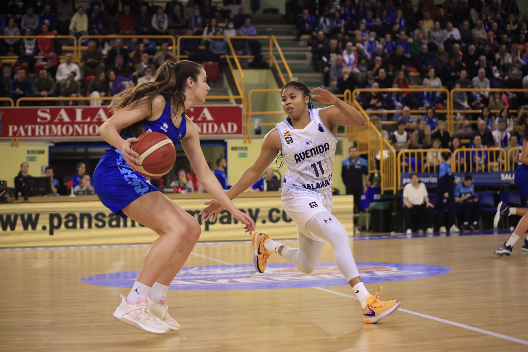 Avenida gana a Landes y sigue vivo en Europa