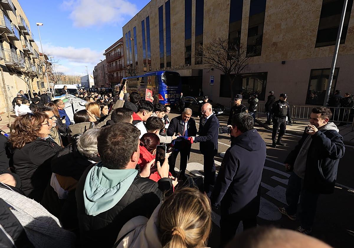 Locura ante la llegada del FC Barcelona en Salamanca