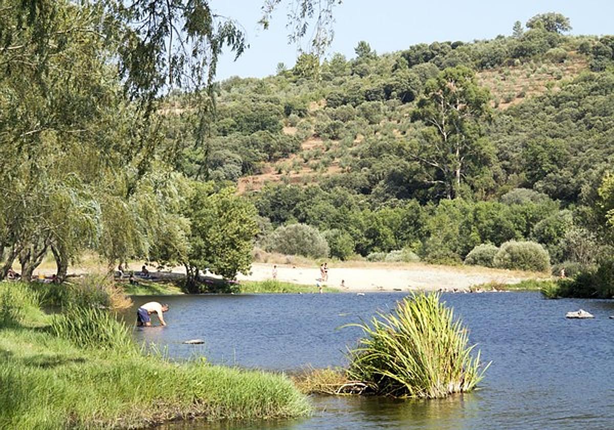 Río Alagón a su paso por Sotoserrano