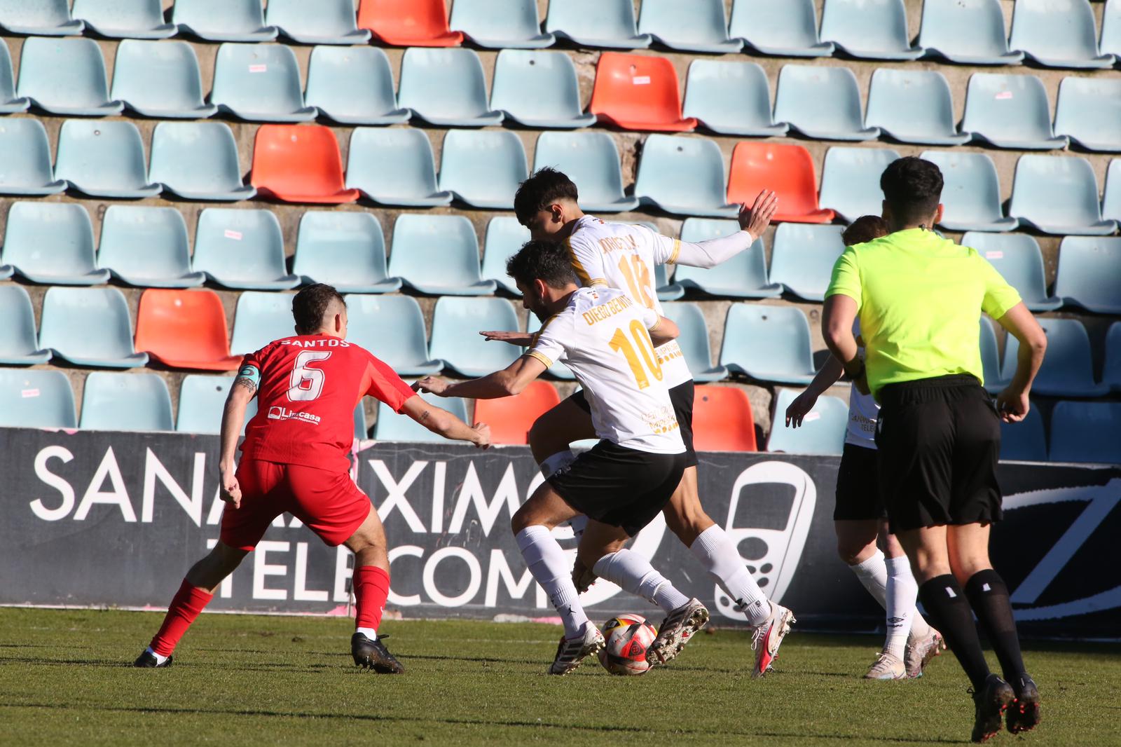 El Salamanca UDS se hace con el derbi y toma ventaja para el playoff (2-1)