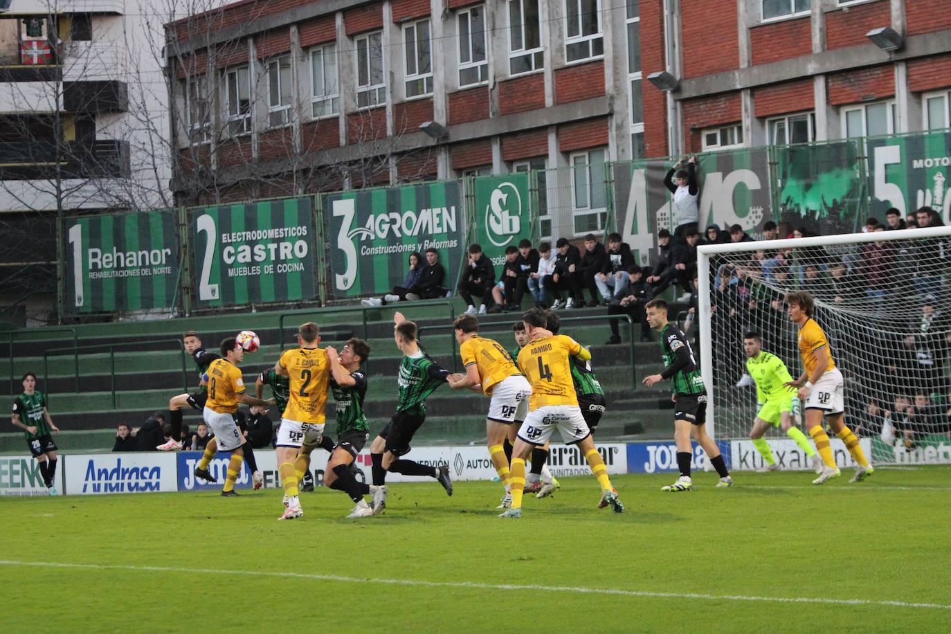 El partido entre el Sestao y Unionistas, en imágenes